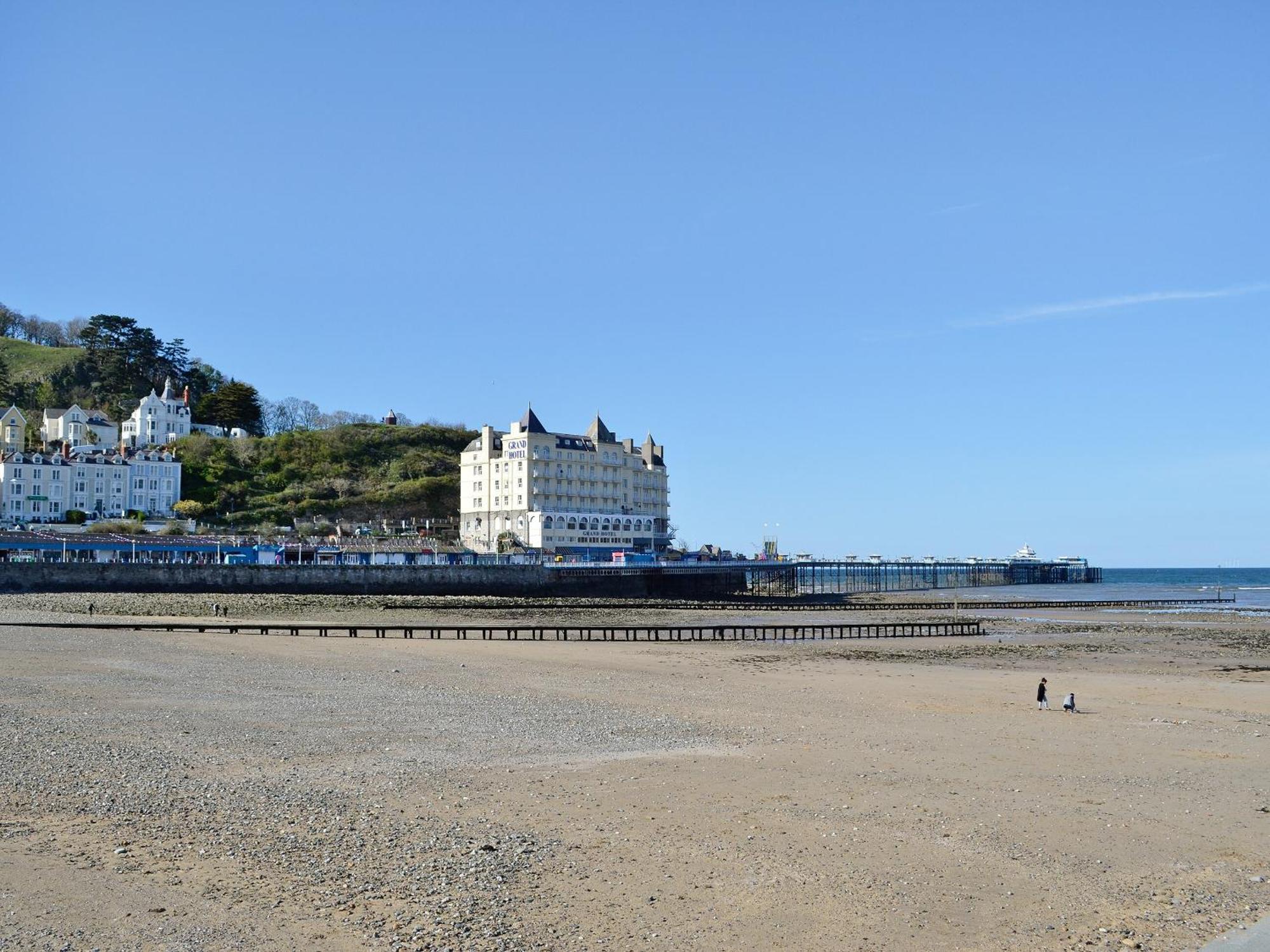 Granary Cottage Penrhyn Bay Bagian luar foto