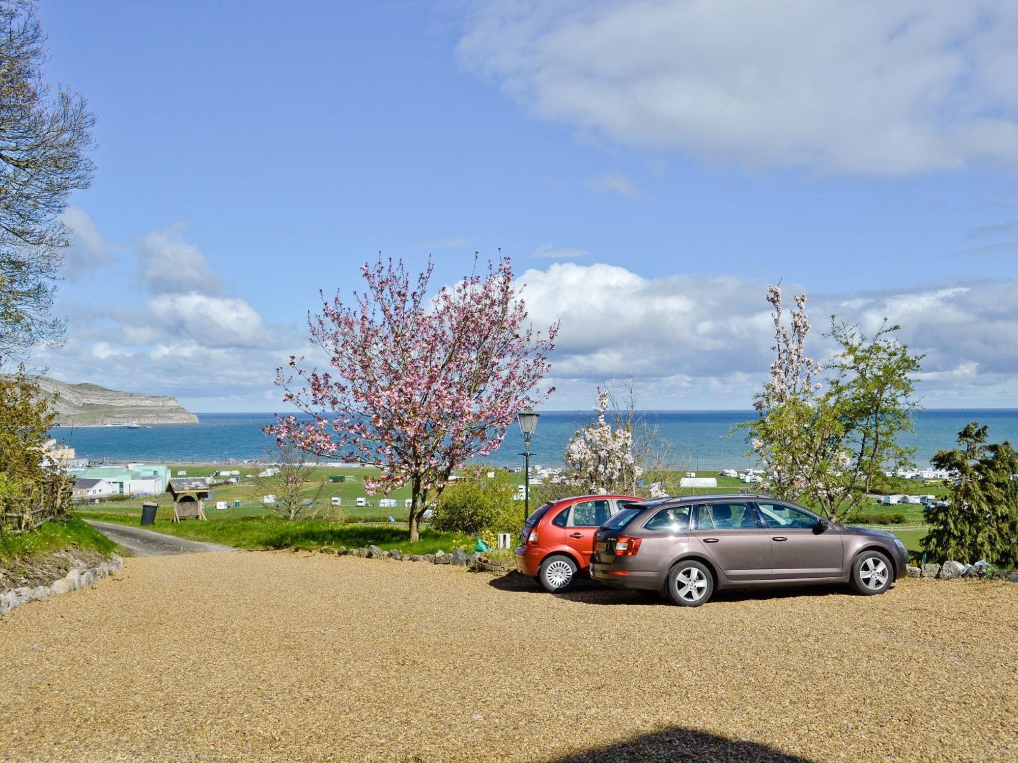 Granary Cottage Penrhyn Bay Bagian luar foto